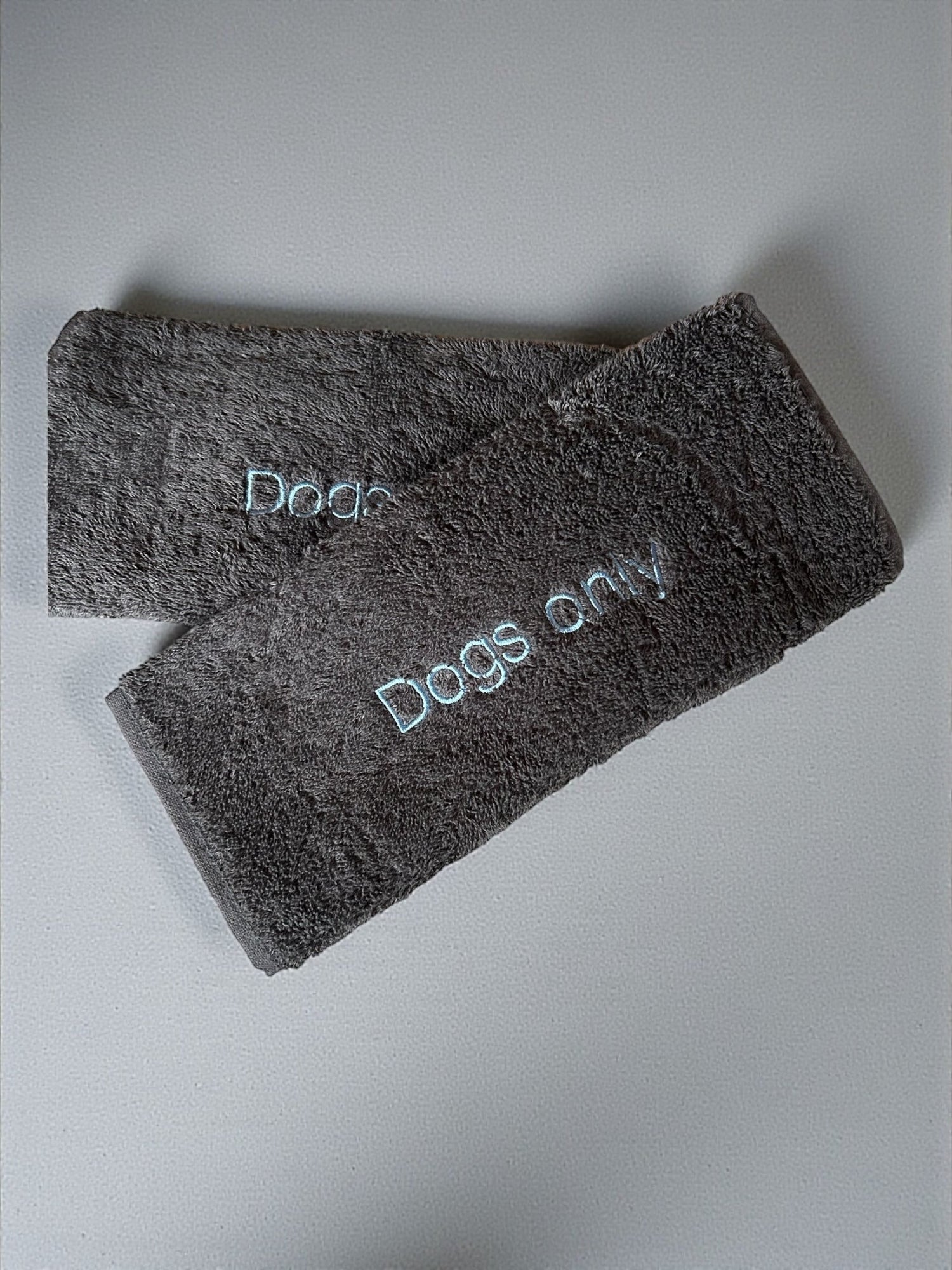 Pfotenhandtuch mit Namensbestickung