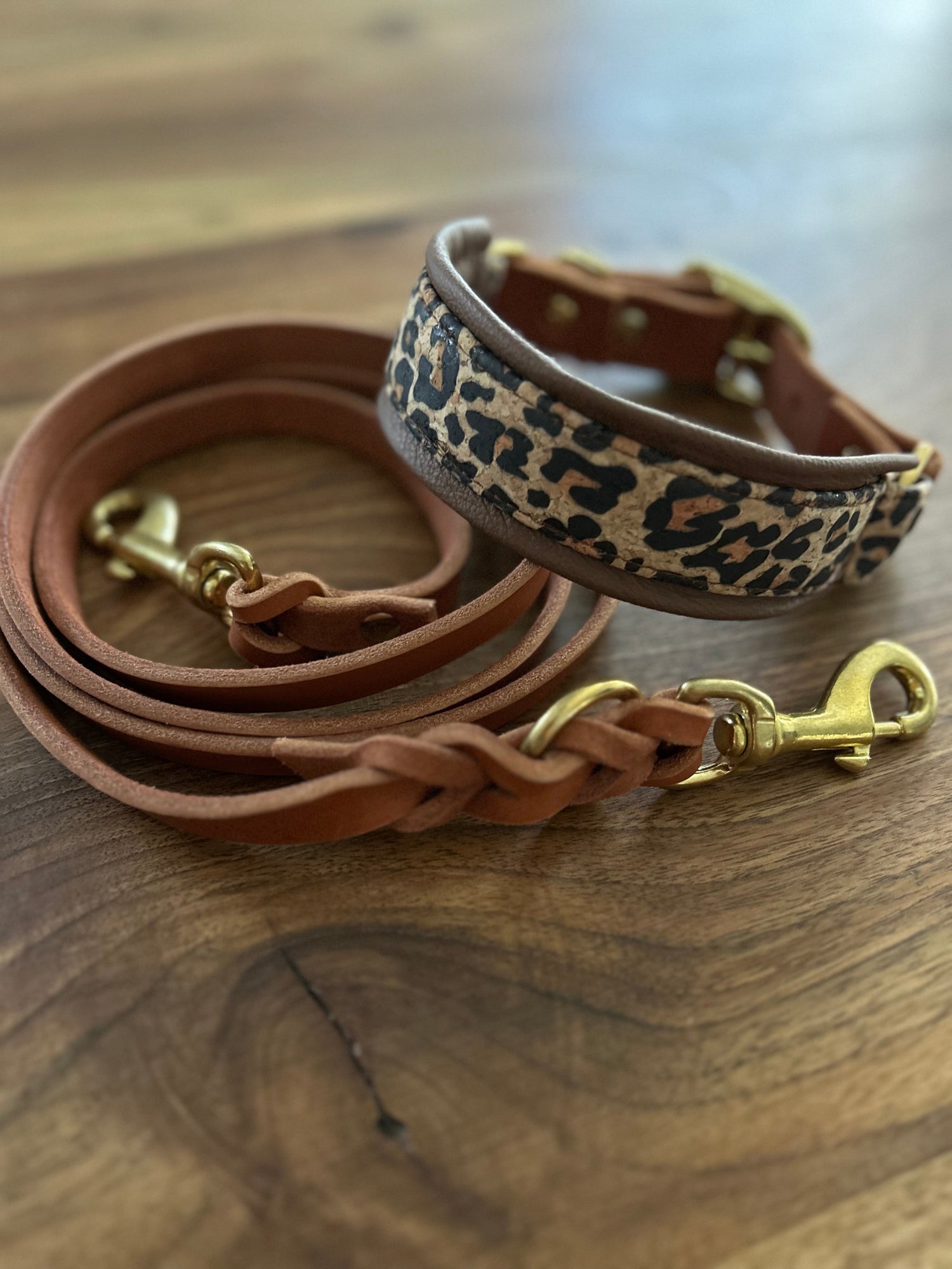 Halsbänder aus Korkleder