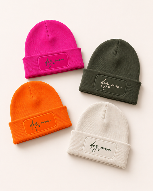 Dog Mom Beanie | Individuell beplottet