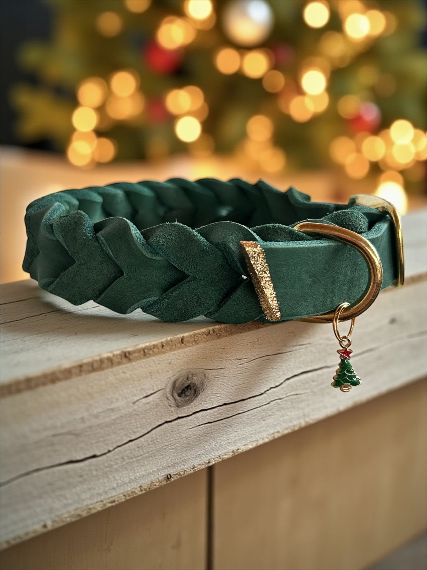 Fettleder-Halsband mit feinem goldfarbenen Glitzereffekt